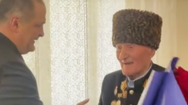 100 yaşlı kişiyə "Rusiya Qəhrəmanı" adı verildi